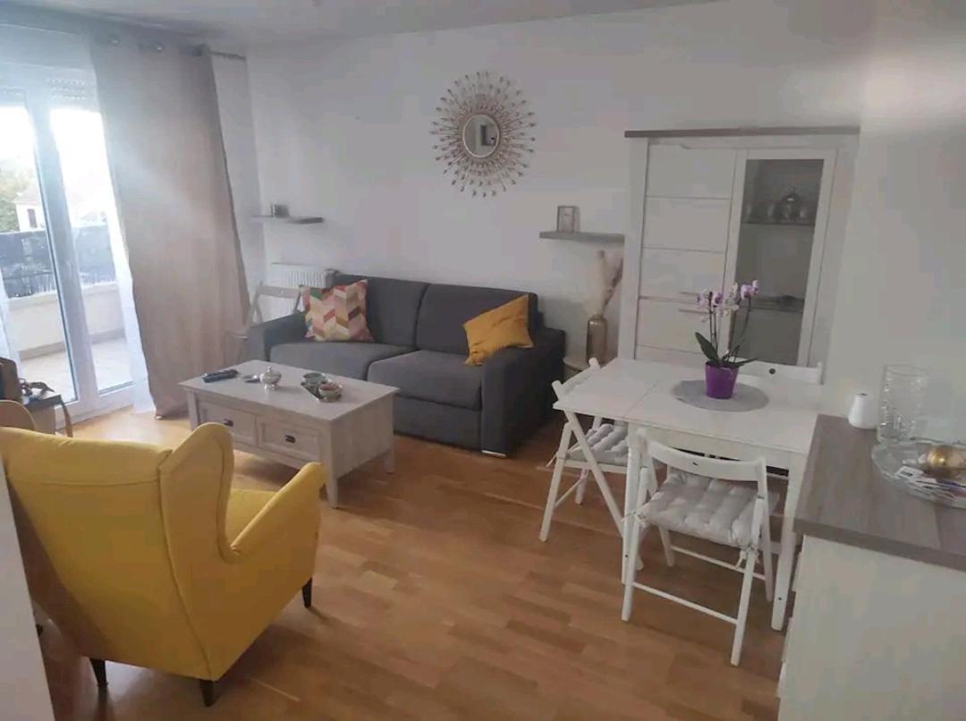 Logement A Cote De L'Aeroport Orly アティス・モンス エクステリア 写真