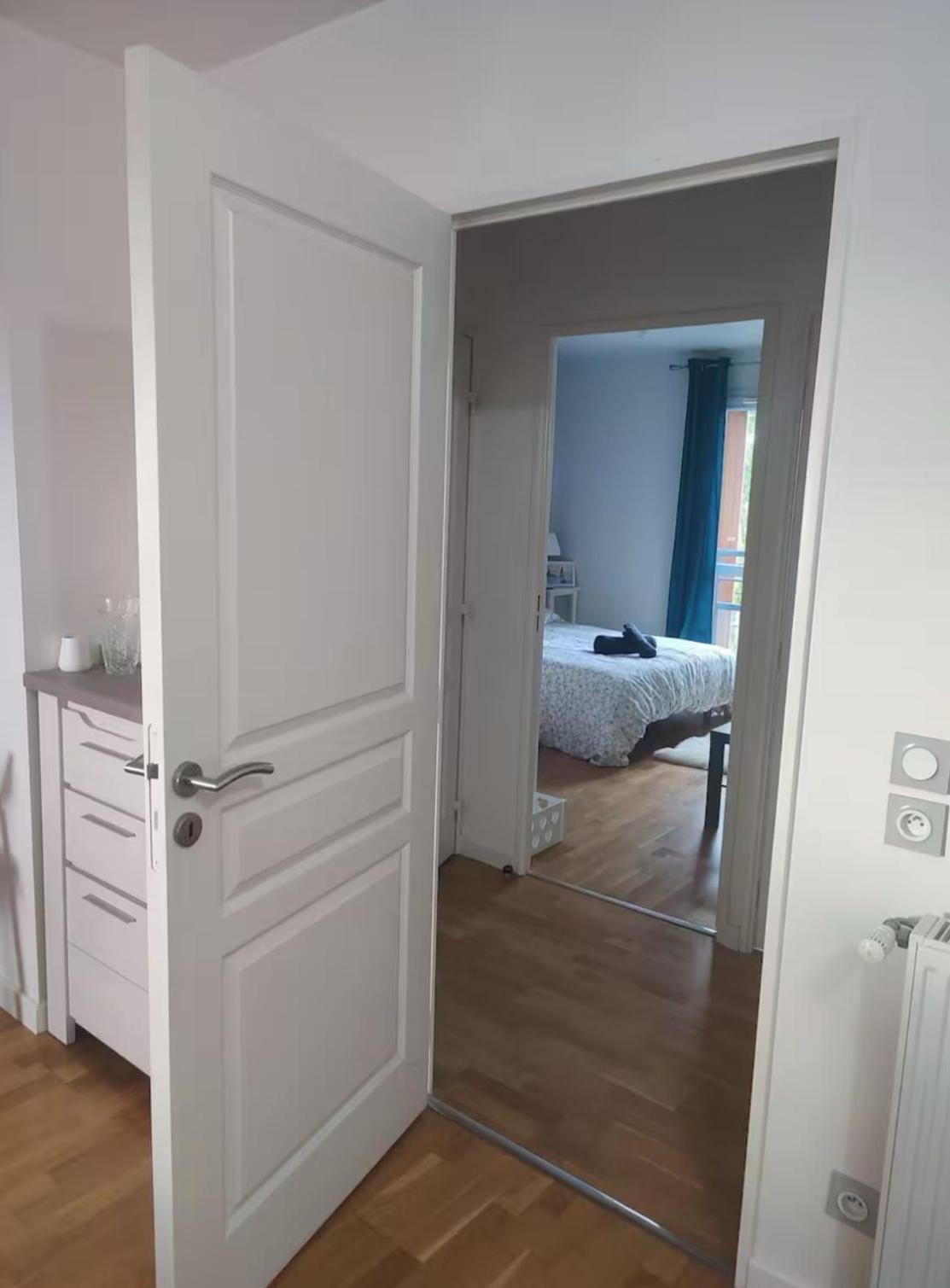 Logement A Cote De L'Aeroport Orly アティス・モンス エクステリア 写真